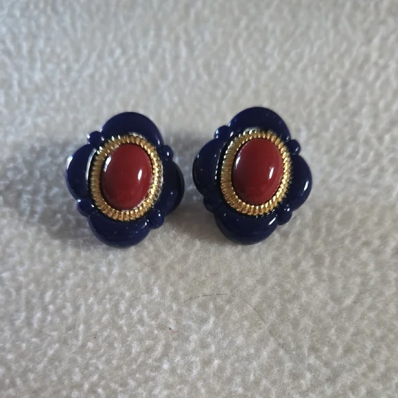 Chic Red and Blue Chunky Posts - Picture 1 of 2